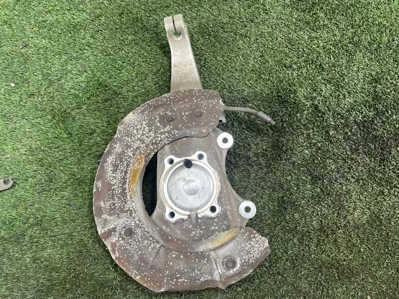 Кулак поворотный BMW 5 2011 31216775769 F10 N20B20, передний левый