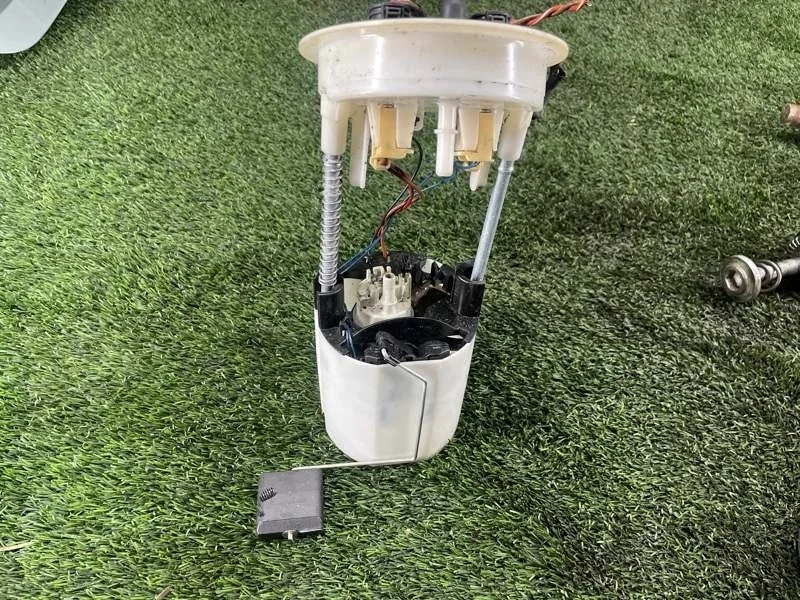 Топливный насос BMW X1 2010 E84