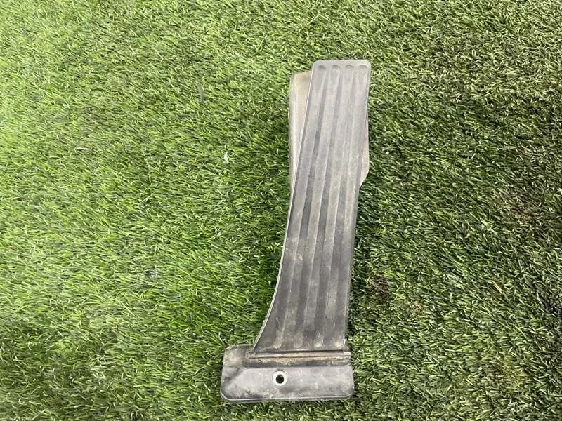 Педаль газа BMW X1 2010 E84