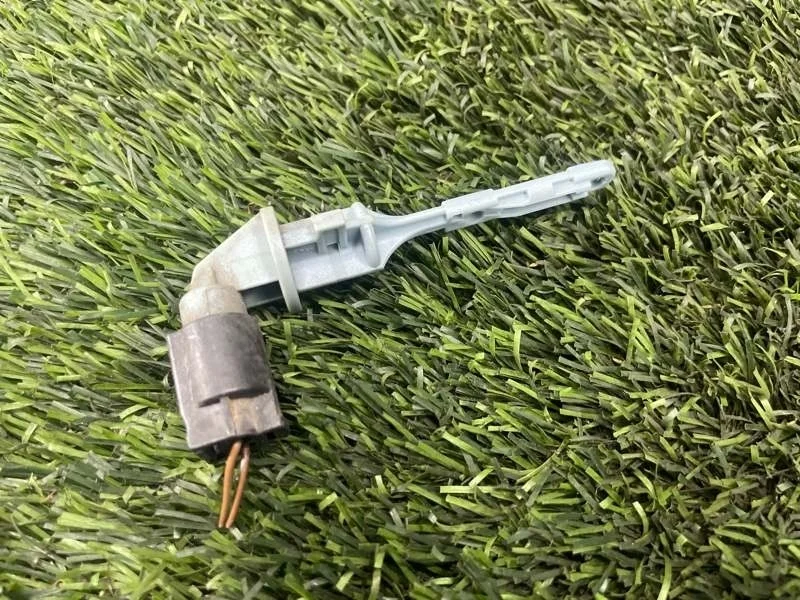 Датчик уровня бачка омывателя BMW X1 2010 E84