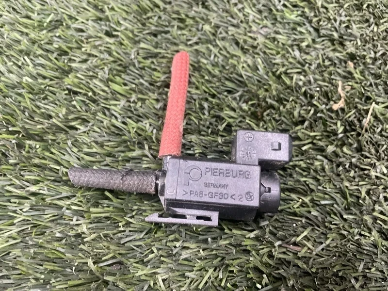 Клапан электромагнитный Bmw 3 2012 11747810831 F30 N47D20