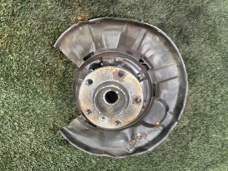 Кулак поворотный BMW 3 2011 33326792522 F30 N20B20, задний правый