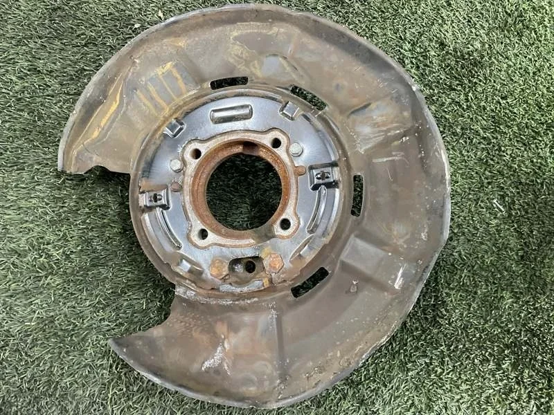 Кулак поворотный BMW X1 2010 33326788049 E84 N46B20BD, задний левый