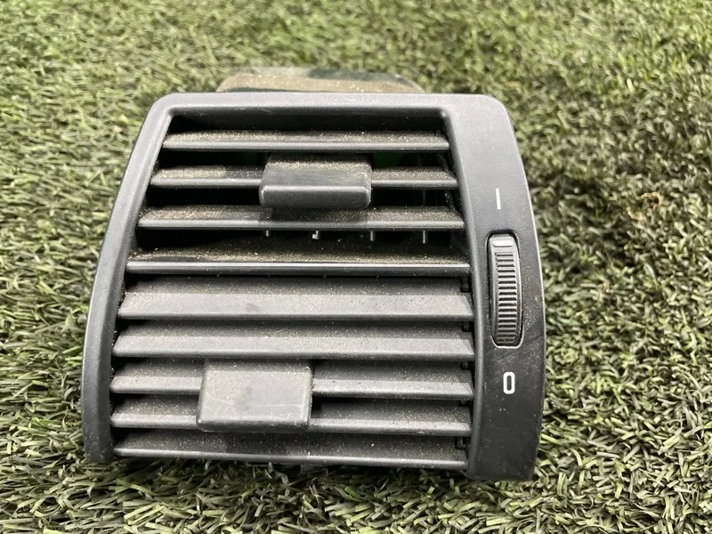 Дефлектор воздушный BMW X5 2004 64228402215 E53 M57D30, передний левый