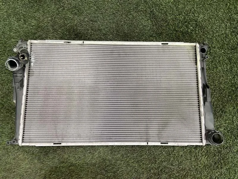 Радиатор охлаждения двигателя BMW X1 2012 E84