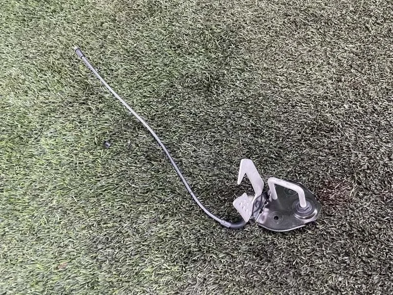 Крюк замка капота Bmw 5 2013 51237183763 F10 N20B20A