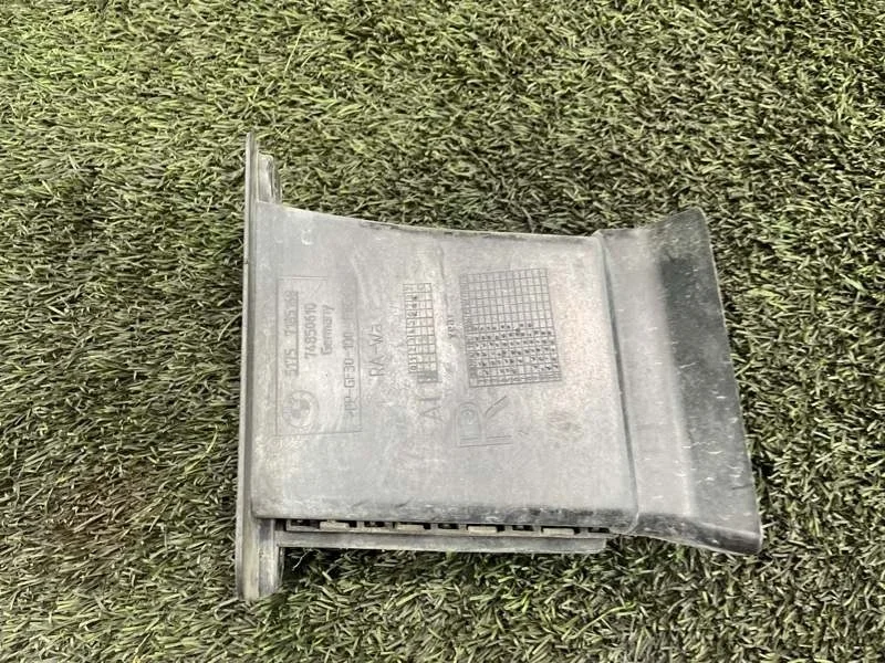 Воздуховод охлаждения тормозов Bmw 5 2013 51757185168 F10 N20B20A, правый