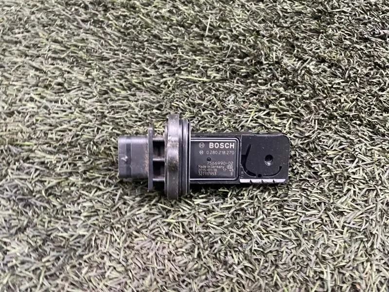 Датчик ДМРВ Bmw X5 2008 13627566990 E70 N62B48
