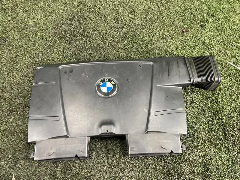 Воздухозаборник BMW 3 2010 13717560918 E90 N46B20BD