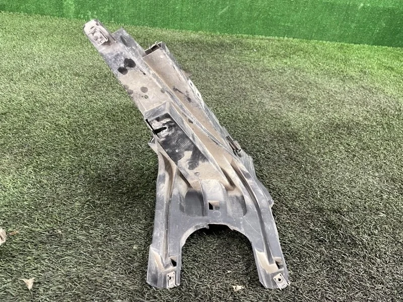 Кронштейн фары BMW X5 2009 51657157983 E70 N52B30, передний левый