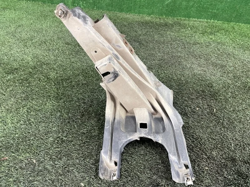 Кронштейн фары BMW X5 2009 51657157983 E70 N52B30, передний левый