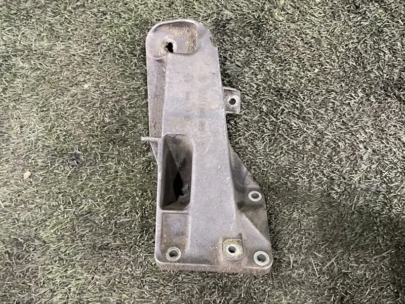 Кронштейн двигателя BMW X5 2006 22111096999 E53 M54B30, левый