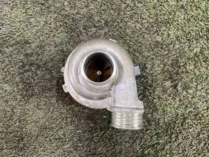 Помпа BMW X1 2012 E84