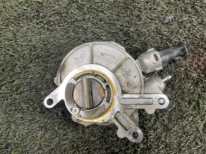 Вакуумный насос BMW 7 2012 11667566291 F01 N63B44