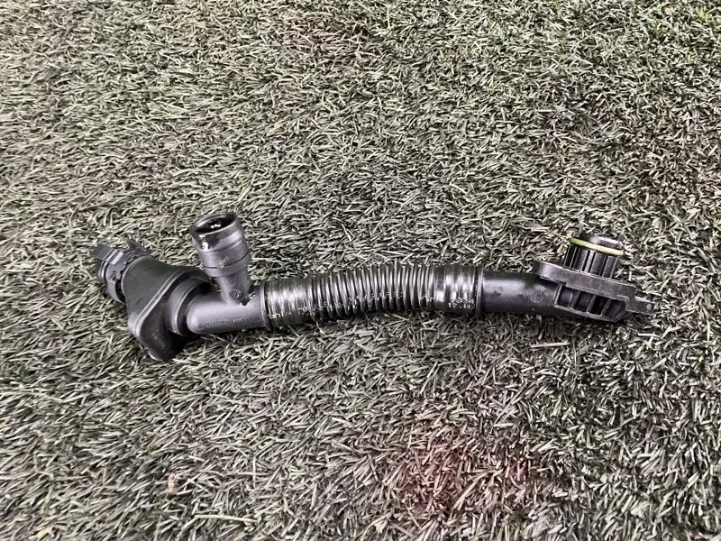 Трубка картерных газов BMW 7 2012 7575637 F01 N63B44