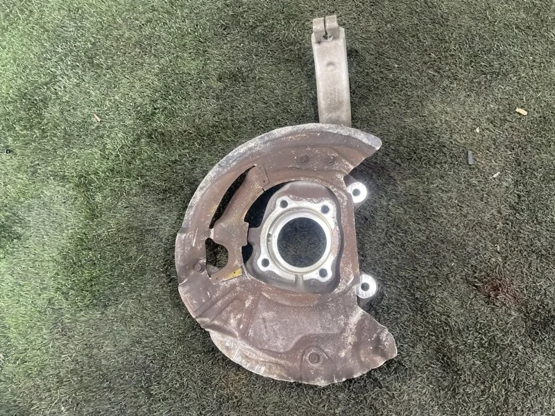 Кулак поворотный Bmw X5 2009 31216773783 E70 N52B30, передний левый