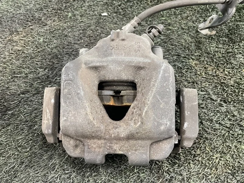 Суппорт тормозной Bmw X1 2012 34116778146 E84 N20B20, передний правый