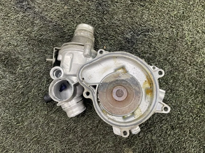 Помпа BMW X5 2004 11517524551 E53 N62B44