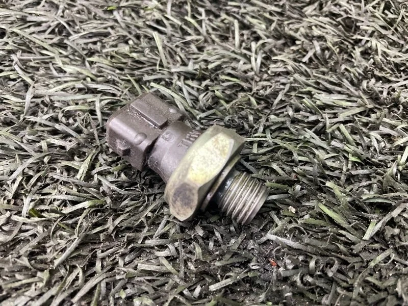 Датчик давления масла ДВС BMW 6 2005 12611710509 E63 N62B48