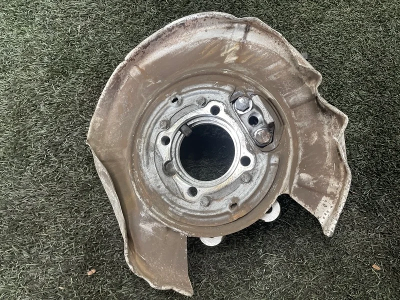 Кулак поворотный BMW 6 2005 33326763119 E63 N62B48, задний левый