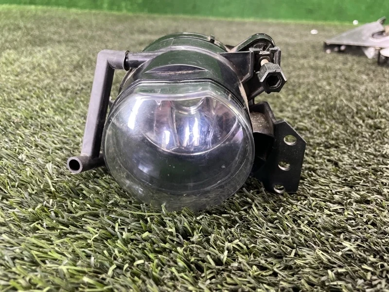 Фара противотуманная BMW 5 2003 63176910792 E60 M54B30, передняя правая