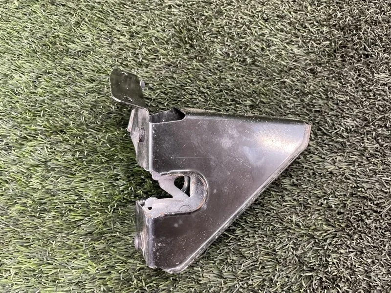 Кронштейн замка капота BMW 3 2007 51647116706 E90 N46B20