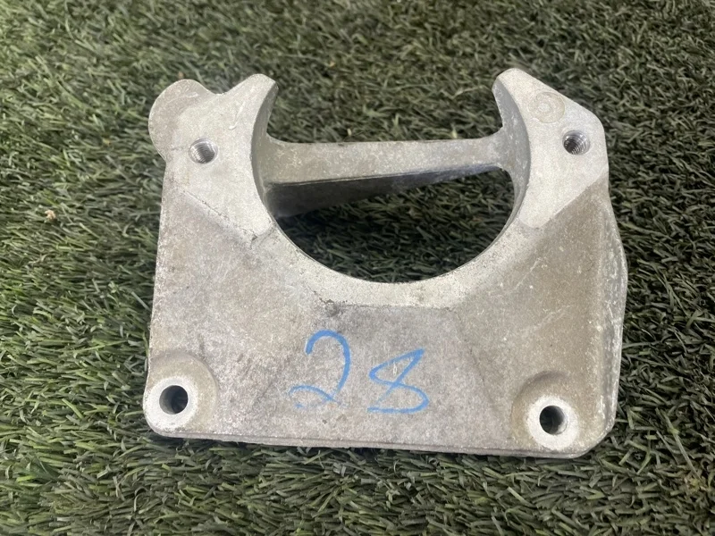 Кронштейн двигателя BMW 5 2005 22116761117 E60 N52B30, левый