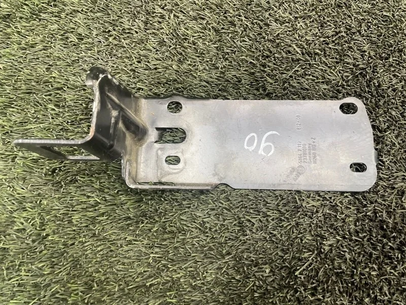 Крепление радиатора BMW 3 2007 e90