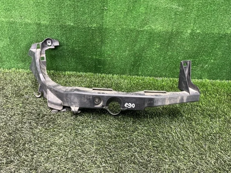 Кронштейн фары BMW 3 2008 51647116708 E90 N52B25, передний правый