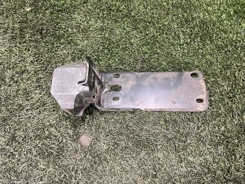 Крепление радиатора BMW 3 2007 e90