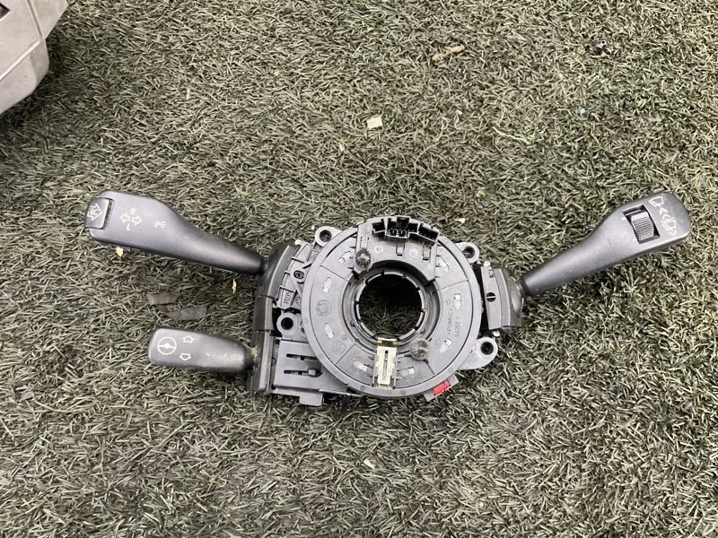 Блок подрулевых переключателей BMW X5 2004 E53