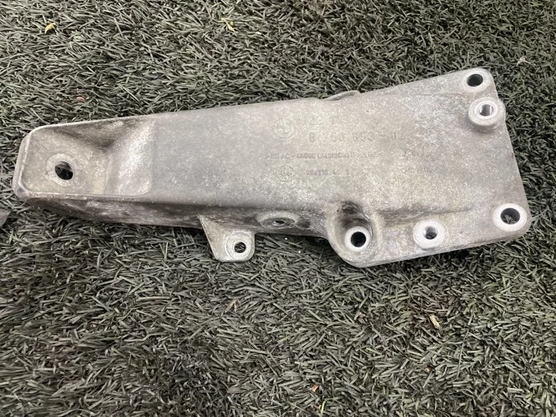 Кронштейн двигателя BMW X5 2006 22116750853 E53 M54B30, левый