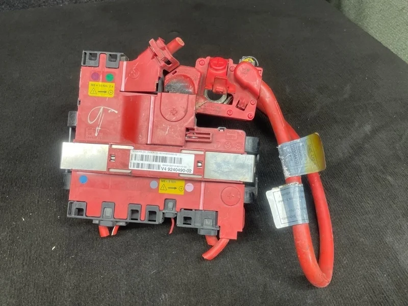 Плюсовая клемма АКБ BMW 5 2012 61149240490 F10 N52B30, задняя