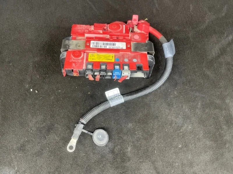 Плюсовая клемма АКБ BMW X5 2009 61146977957 E70 N52B30