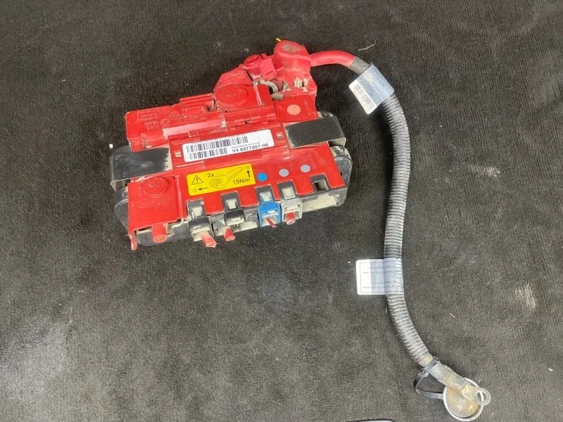 Плюсовая клемма АКБ BMW X5 2009 61146977957 E70 N52B30