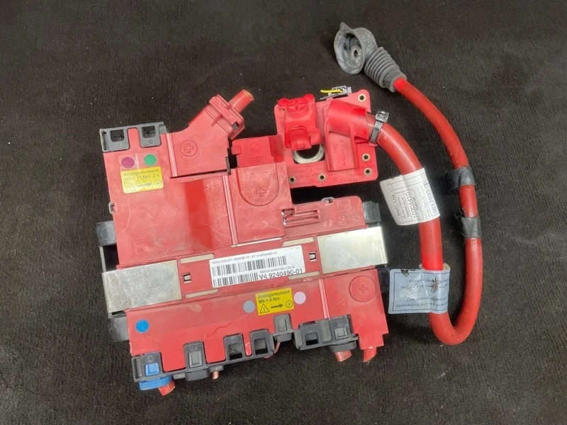 Плюсовая клемма АКБ BMW 7 2012 61149240490 F01 N63B44, задняя