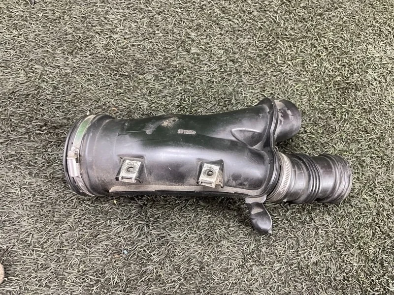 Патрубок воздушного фильтра BMW X6 2010 13717582312 E71 N54B30