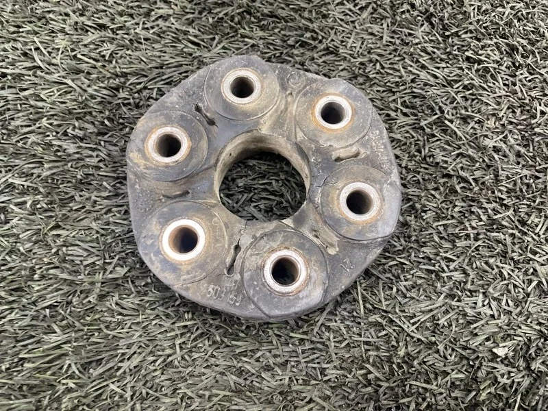 Муфта карданного вала BMW X5 2001 26117503159 E53 M54B30, передняя