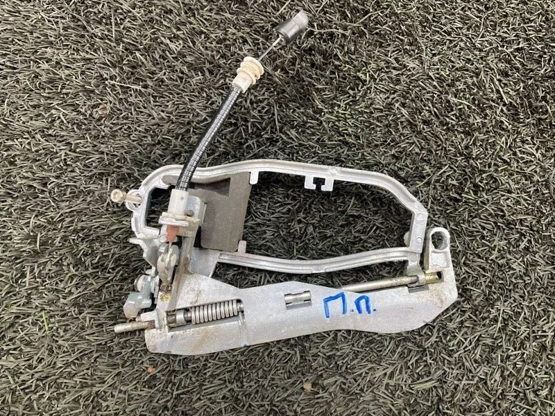 Кронштейн ручки двери Bmw X5 2006 51218243616 E53 M54B30, передний правый