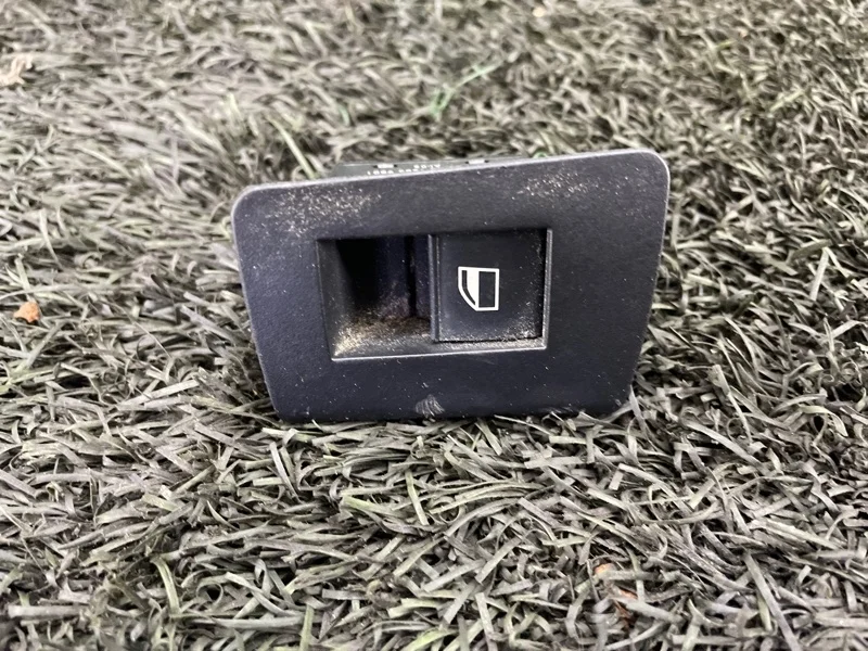 Кнопка стеклоподъемника BMW X5 2006 E53