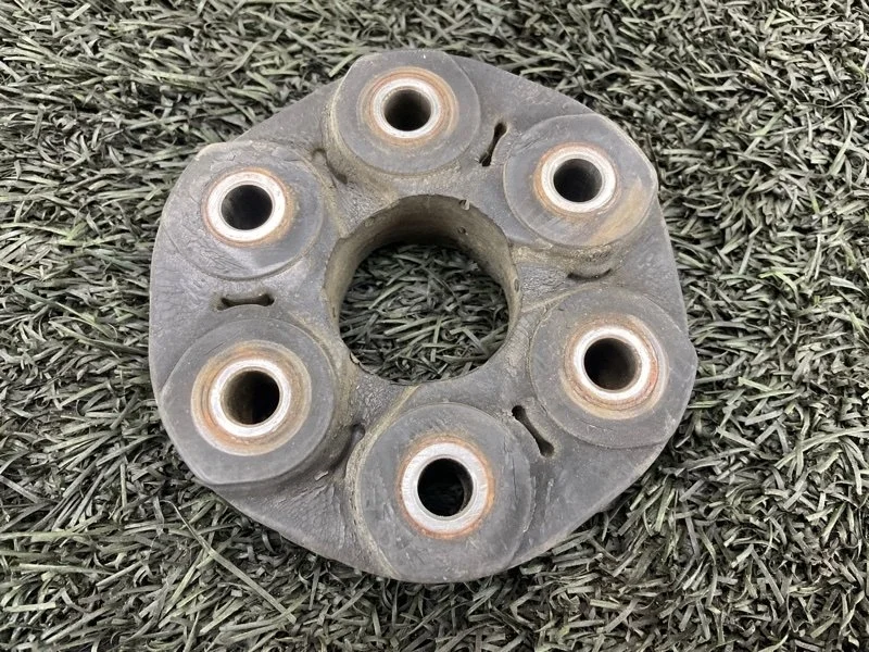 Муфта карданного вала BMW X5 2001 26117503159 E53 M54B30, передняя