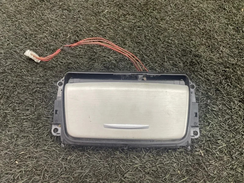 Пепельница BMW 3 2010 51167129555 E90 N46B20BD