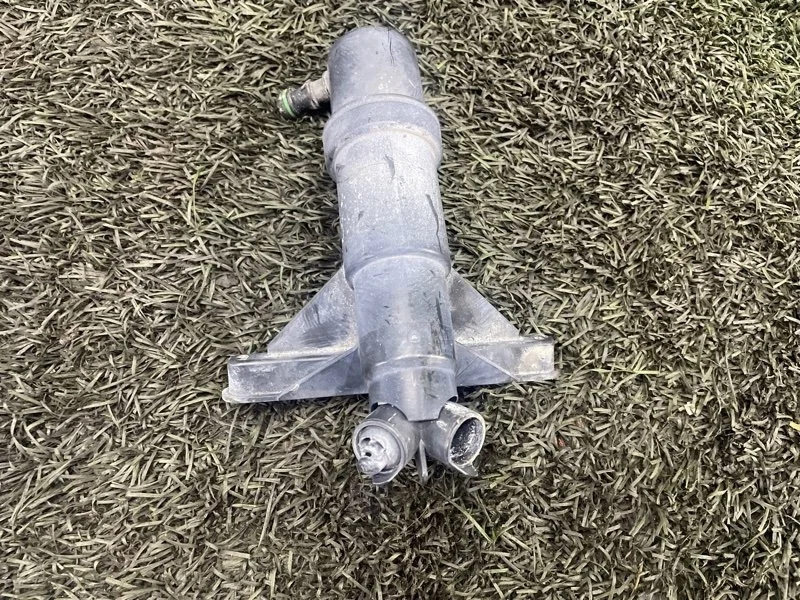 Форсунка стеклоомывателя BMW 5 2008 61677038415 E60 N52B30, левая