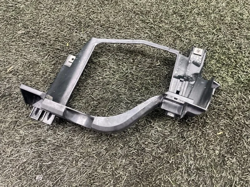 Кронштейн фары BMW 5 2005 63126936090 E60 N52B25, правый