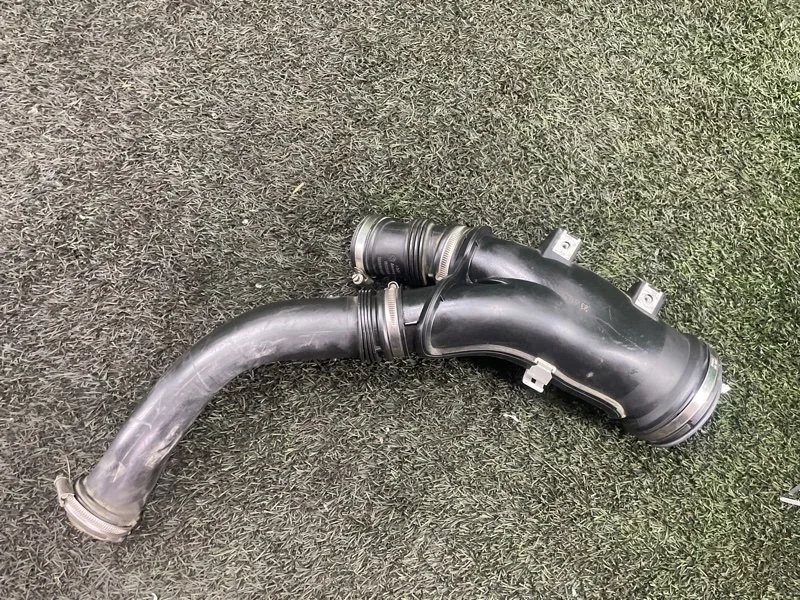 Патрубок воздушного фильтра BMW 7 13717582312 F01