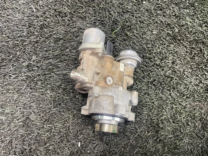 Топливный насос высокого давления BMW 7 f01