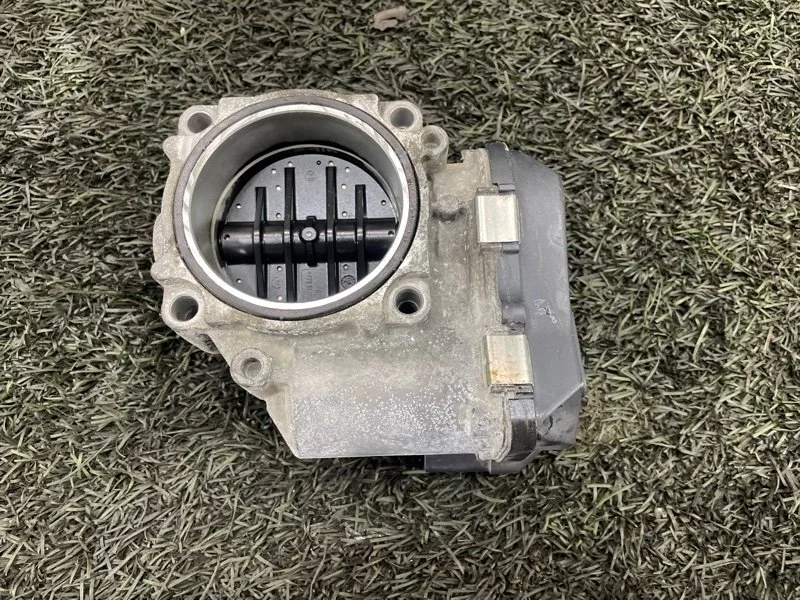 Дроссельная заслонка Bmw X5 2012 13547555944 E70 N63B44
