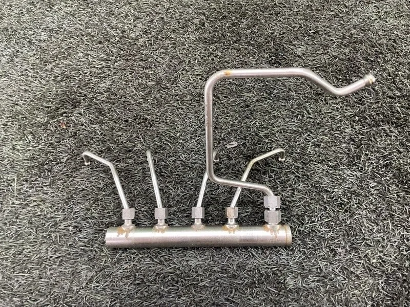 Топливная рампа BMW 5 2013 13537585411 F10 N20B20