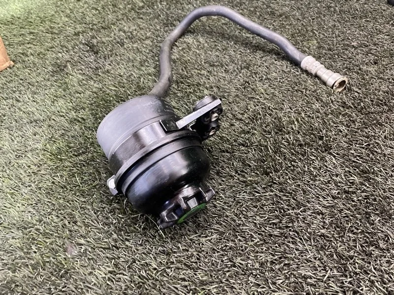 Бачок гидроусилителя руля BMW 1 E87