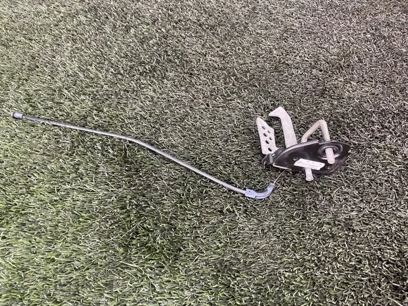 Крюк замка капота Bmw 5 2016 51237183763 F10 N20B20, левый